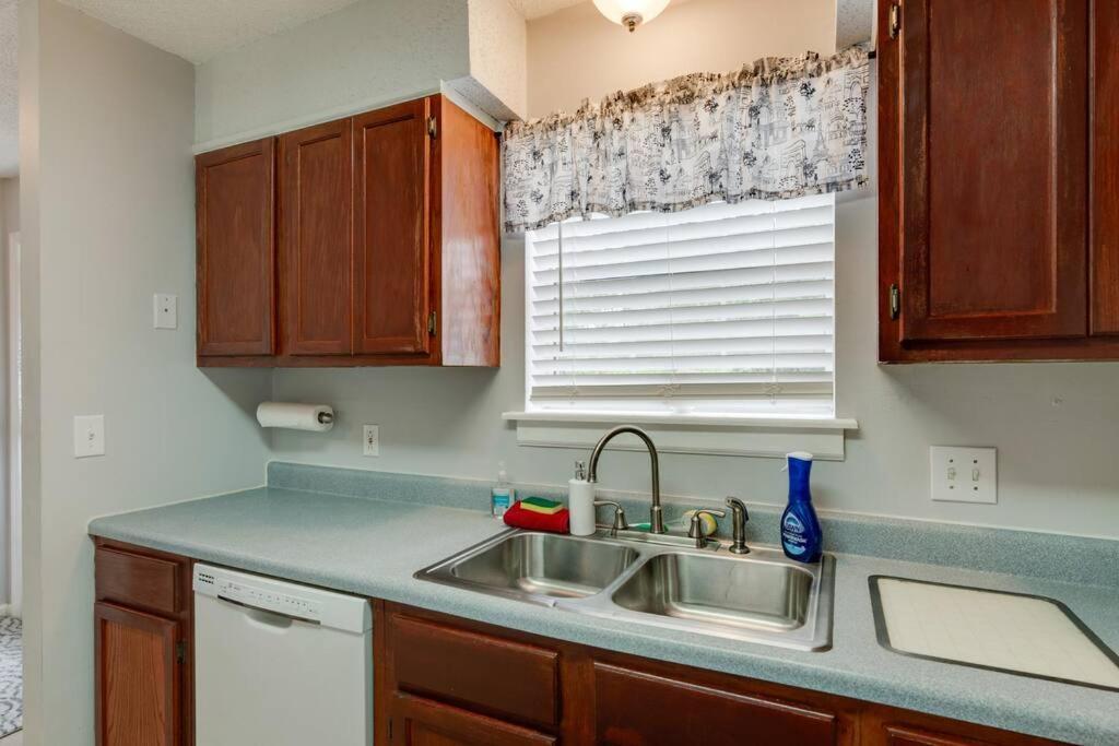 Lovely 2 Bdr Condo With Balcony 2M To Broadway Nashville Extérieur photo