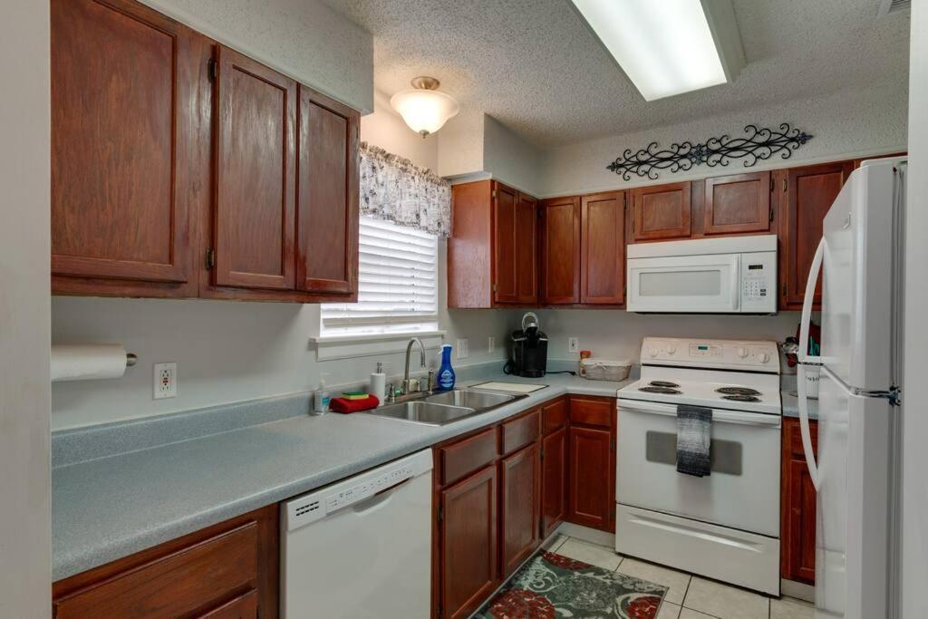 Lovely 2 Bdr Condo With Balcony 2M To Broadway Nashville Extérieur photo